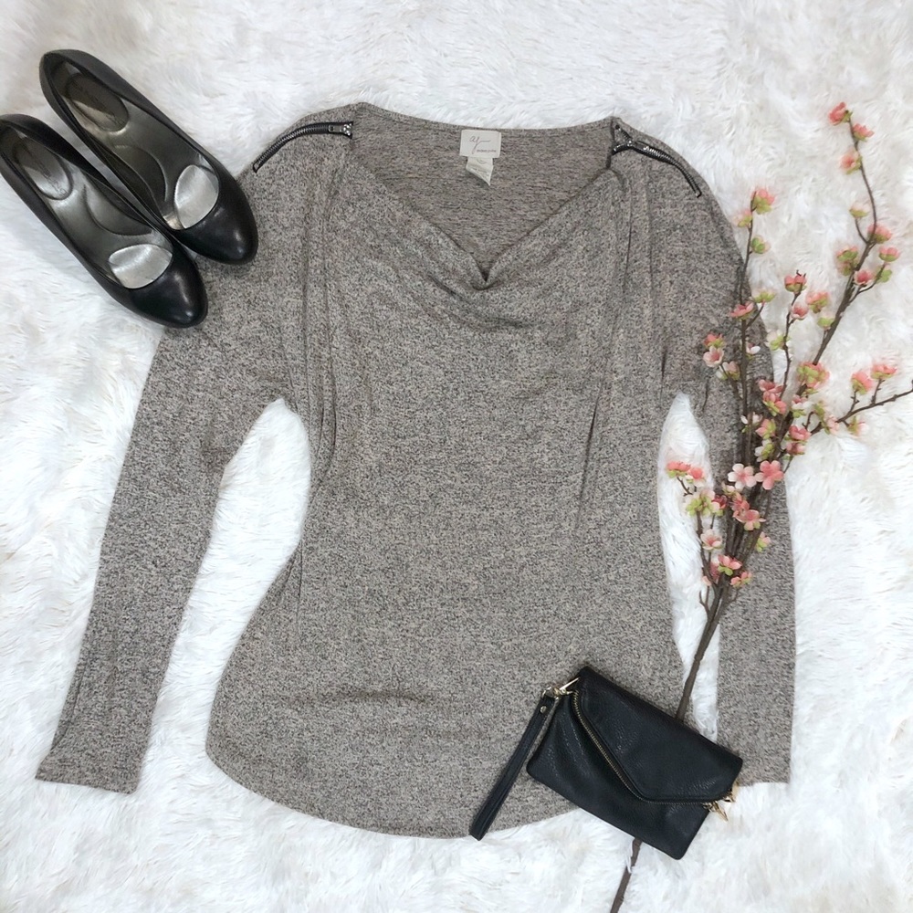 Heathered Sweater w/ Zipper details SZ L